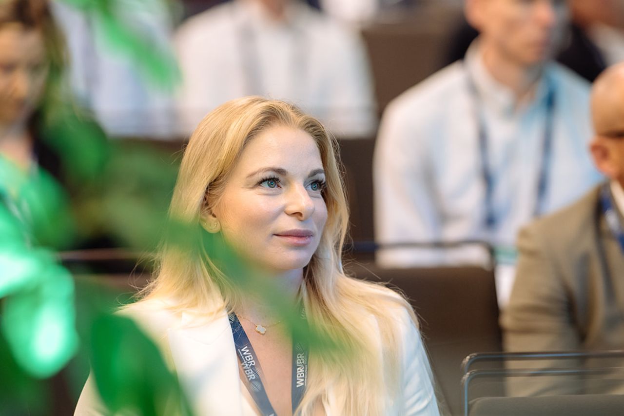Eszter Pontenagel presenting in a webinar